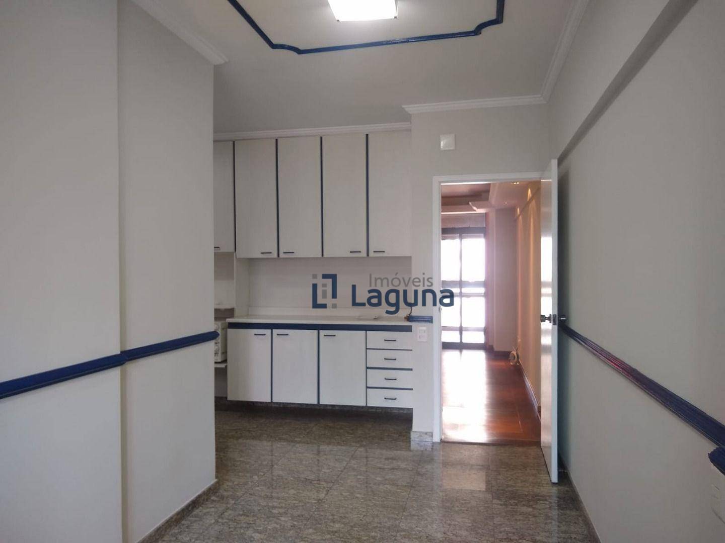 Apartamento à venda com 3 quartos, 180m² - Foto 9