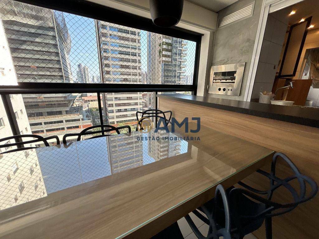 Apartamento à venda com 3 quartos, 121m² - Foto 2