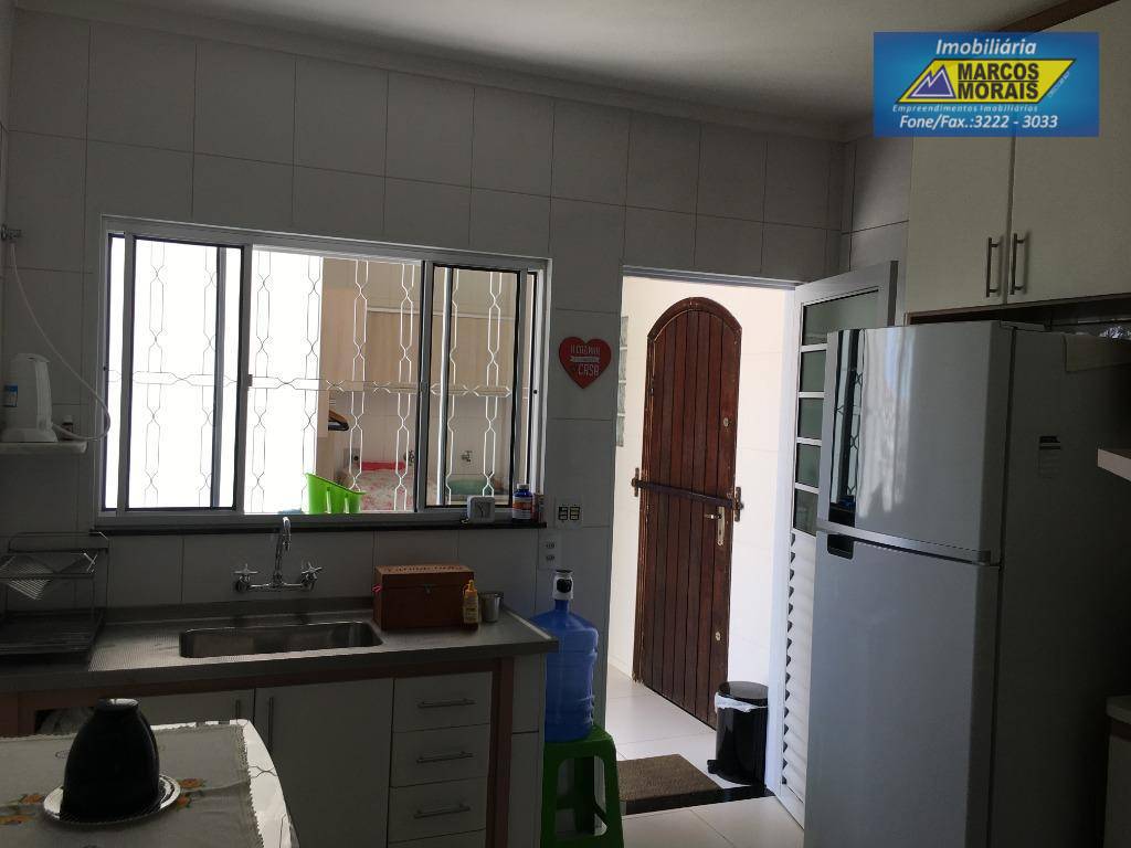 Casa à venda e aluguel com 3 quartos, 180m² - Foto 15