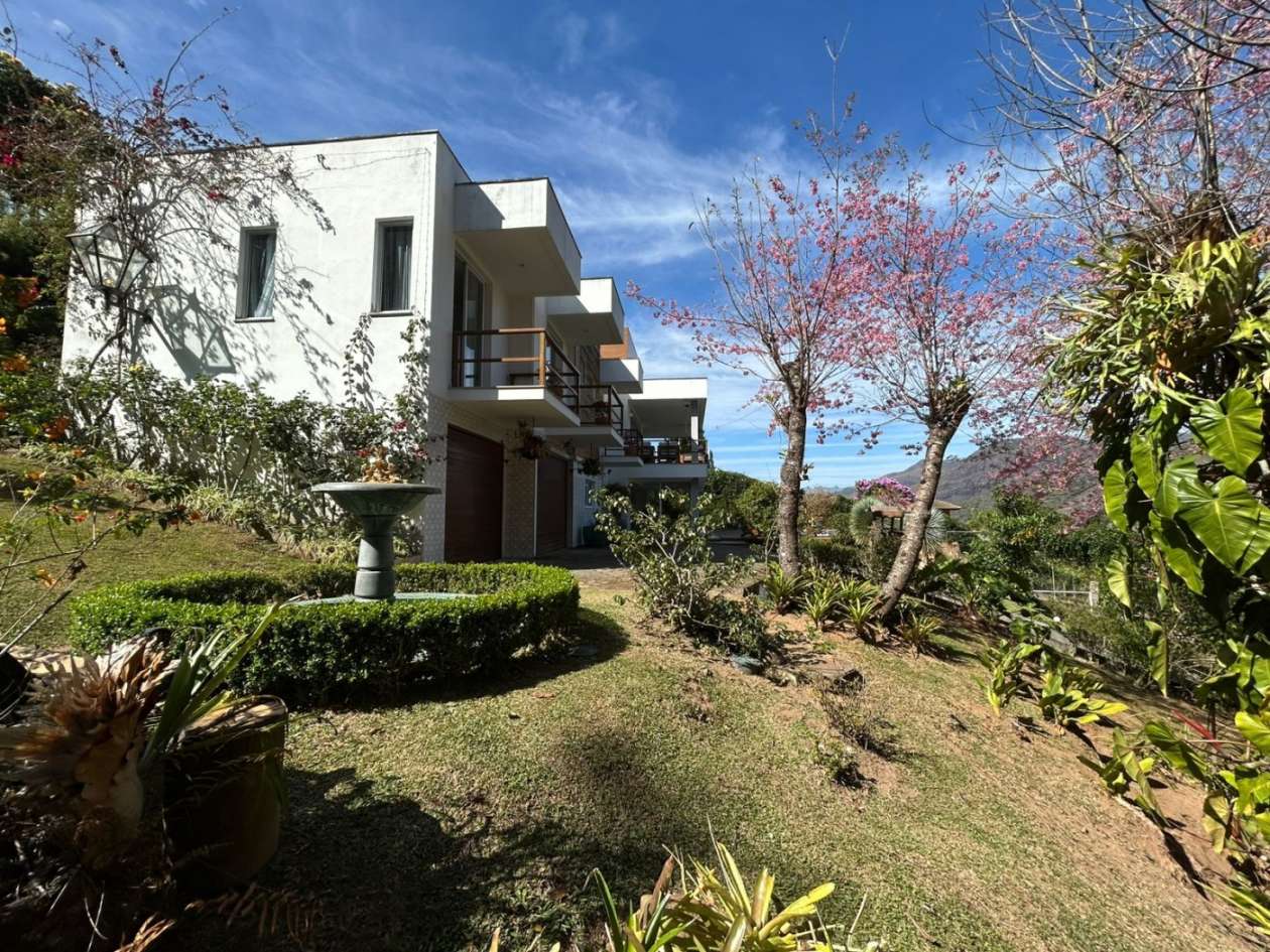 Casa de Condomínio à venda com 5 quartos, 560m² - Foto 1