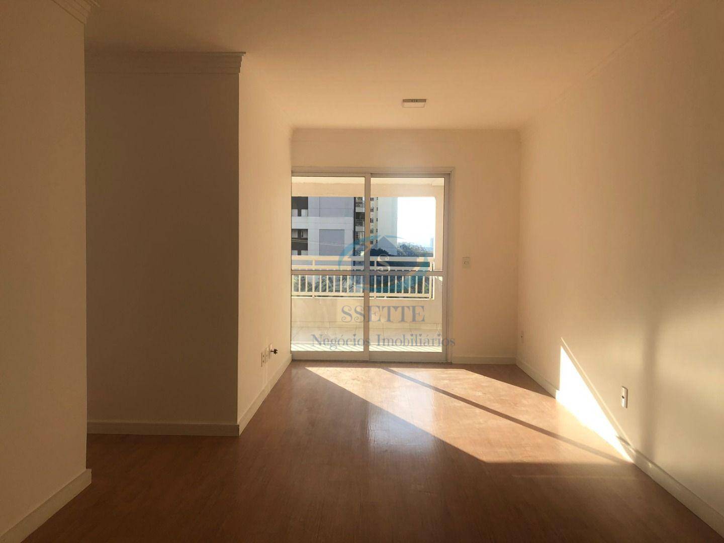 Apartamento à venda com 3 quartos, 82m² - Foto 1