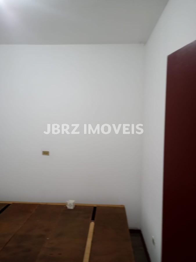 Casa à venda com 2 quartos, 256m² - Foto 8