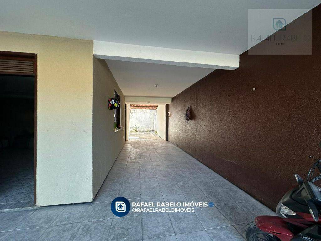 Casa à venda com 4 quartos, 207m² - Foto 1
