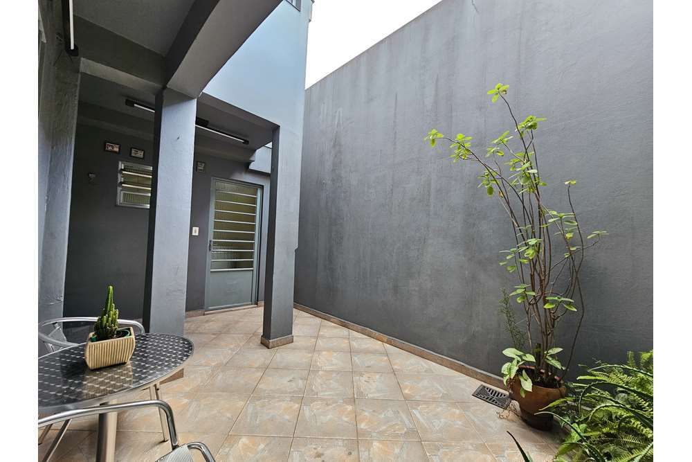 Casa de Condomínio à venda com 3 quartos, 150m² - Foto 2