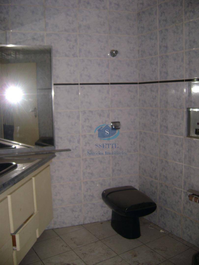 Sobrado para alugar com 3 quartos, 228m² - Foto 2