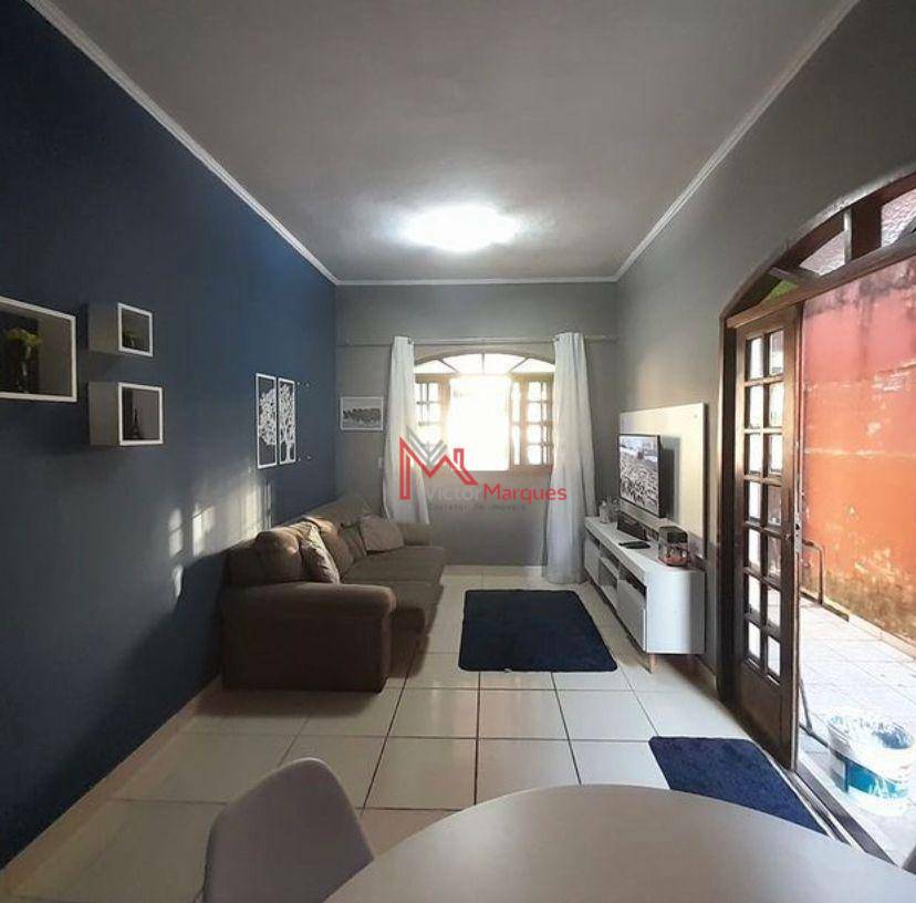 Casa à venda com 3 quartos, 140m² - Foto 1