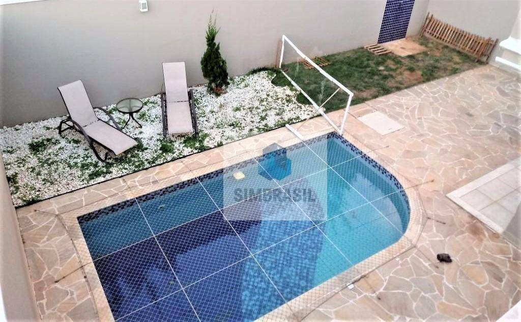 Casa à venda e aluguel com 3 quartos, 350m² - Foto 1