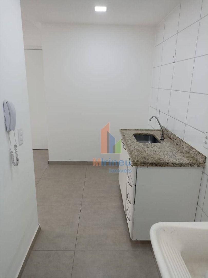 Apartamento para alugar com 2 quartos, 55m² - Foto 6