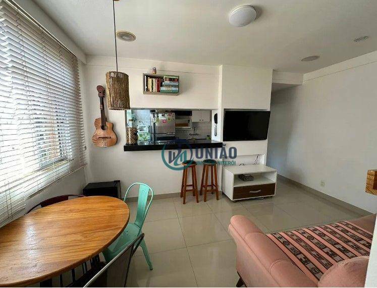 Apartamento à venda com 2 quartos, 60m² - Foto 2