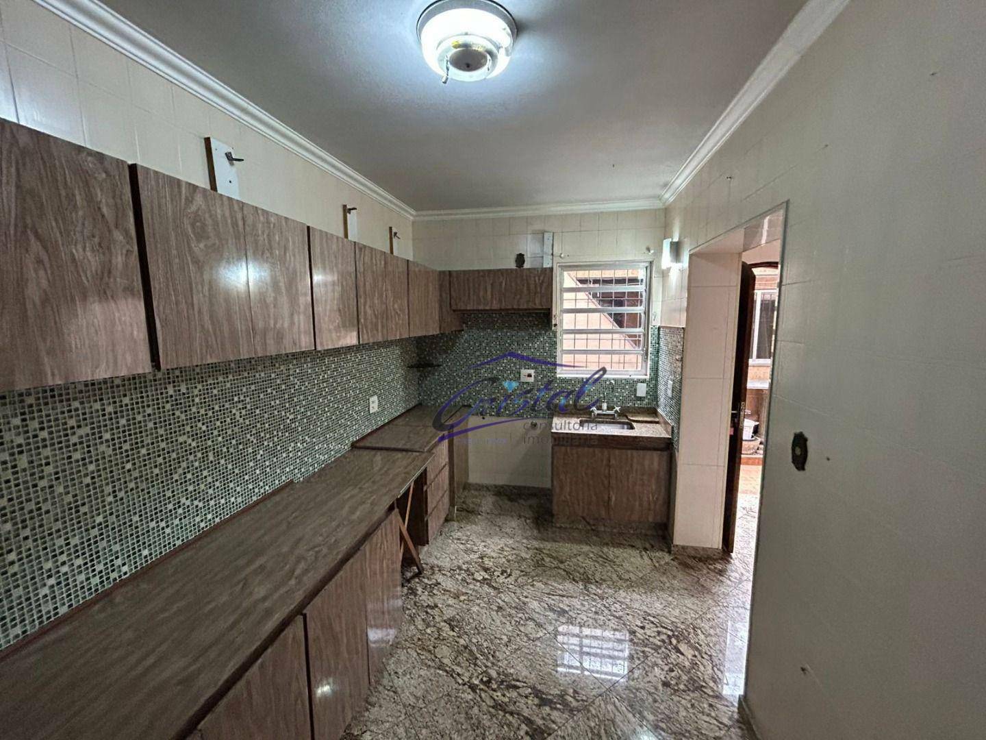 Casa à venda e aluguel com 3 quartos, 140m² - Foto 5