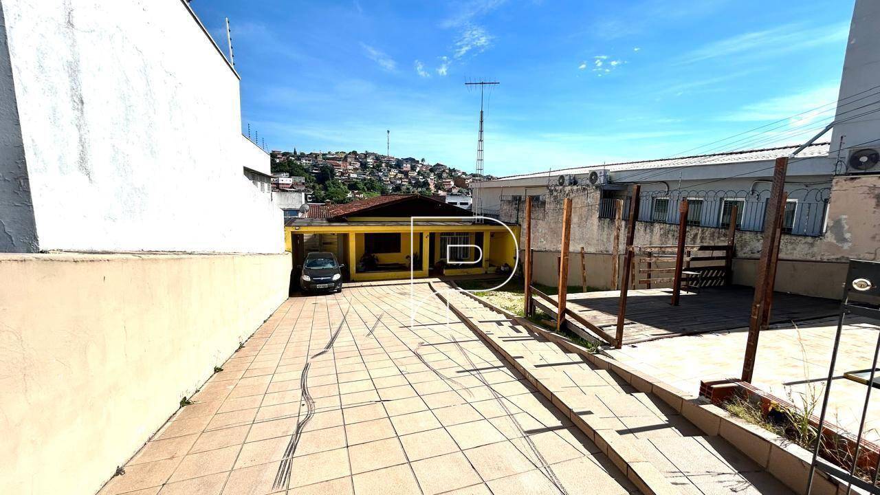 Casa à venda e aluguel com 3 quartos, 152m² - Foto 3