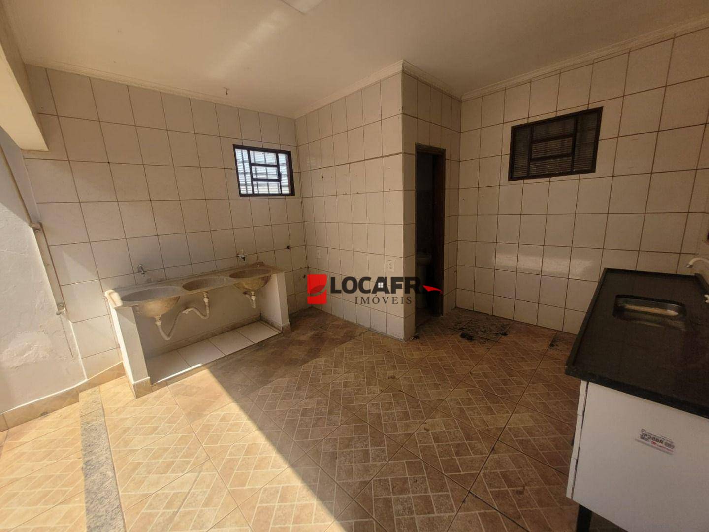 Casa para alugar com 2 quartos, 100m² - Foto 5