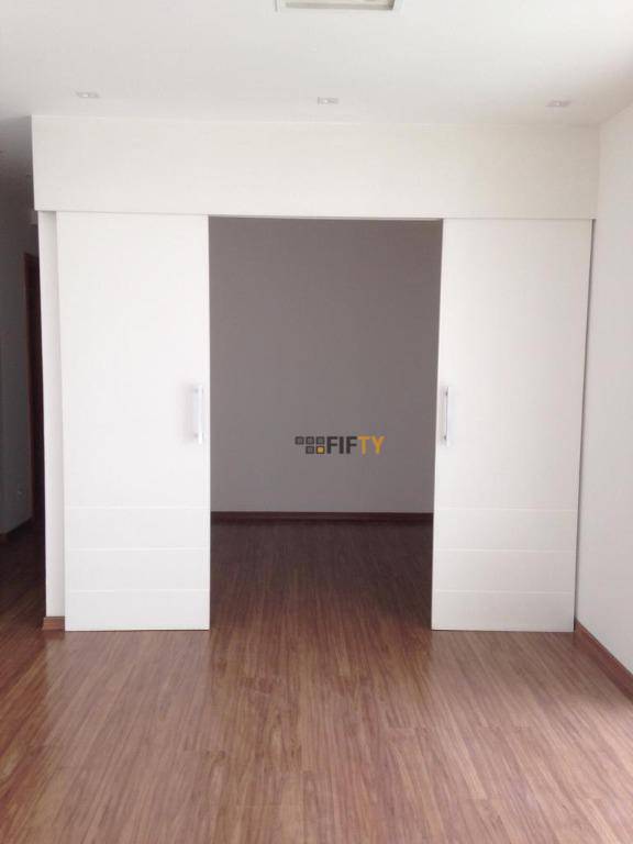 Apartamento para alugar com 3 quartos, 93m² - Foto 9