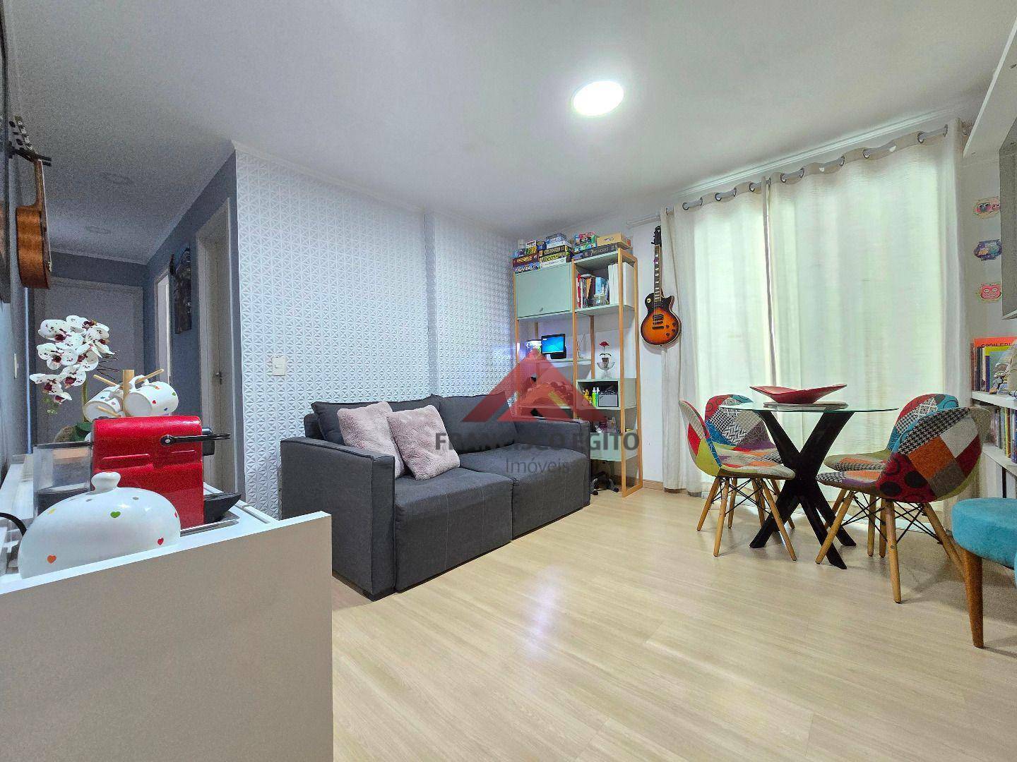 Apartamento à venda com 2 quartos, 62m² - Foto 2