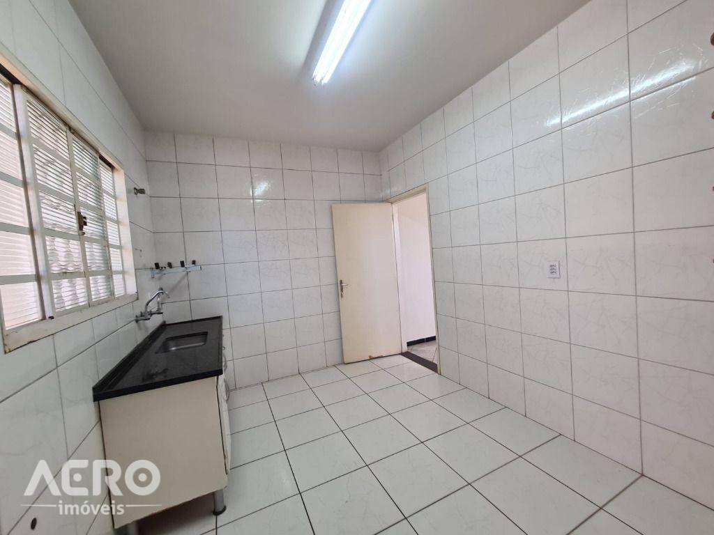 Casa à venda com 3 quartos, 170m² - Foto 12