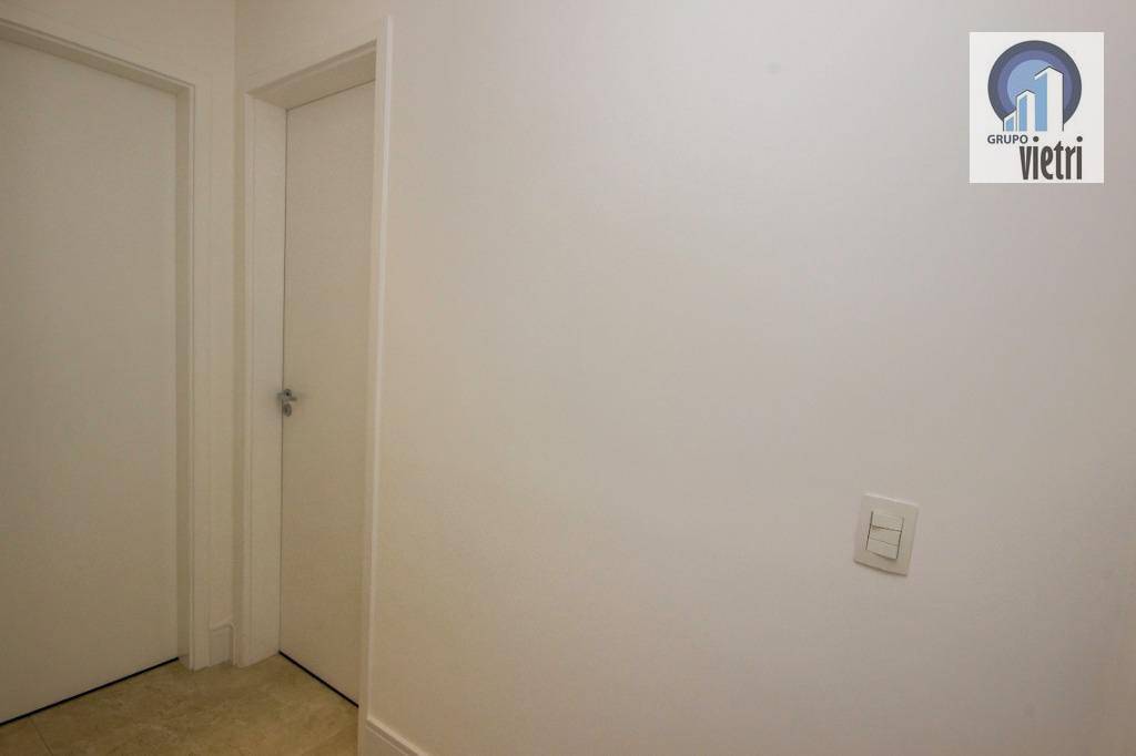 Apartamento à venda com 3 quartos, 157m² - Foto 2