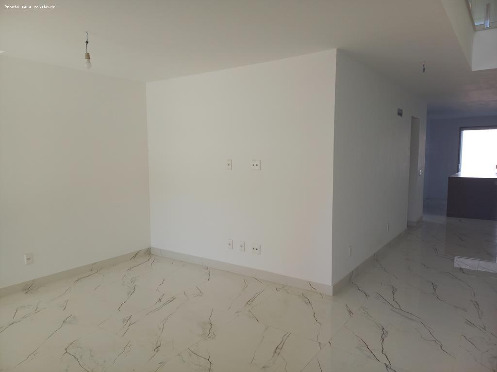 Casa à venda com 4 quartos, 214m² - Foto 22