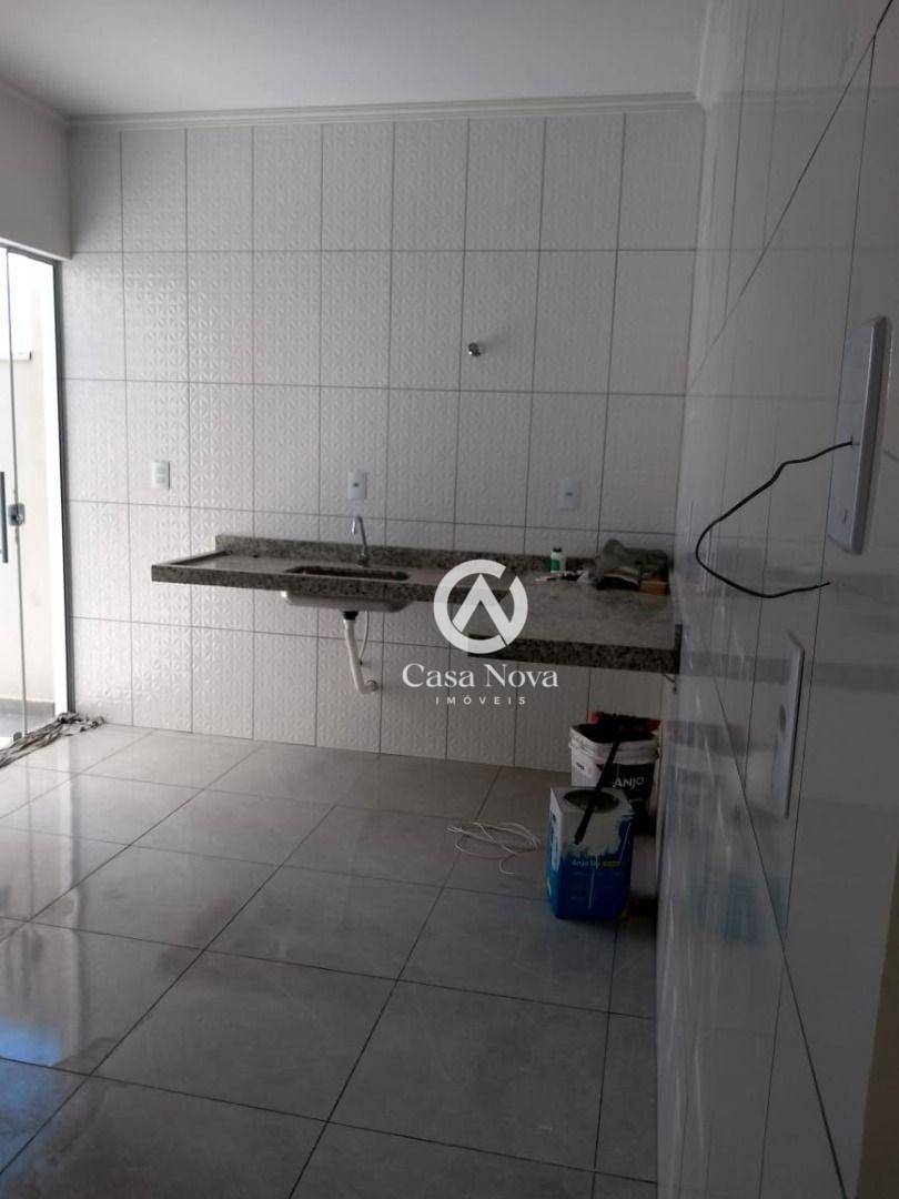 Casa à venda com 3 quartos, 75m² - Foto 12