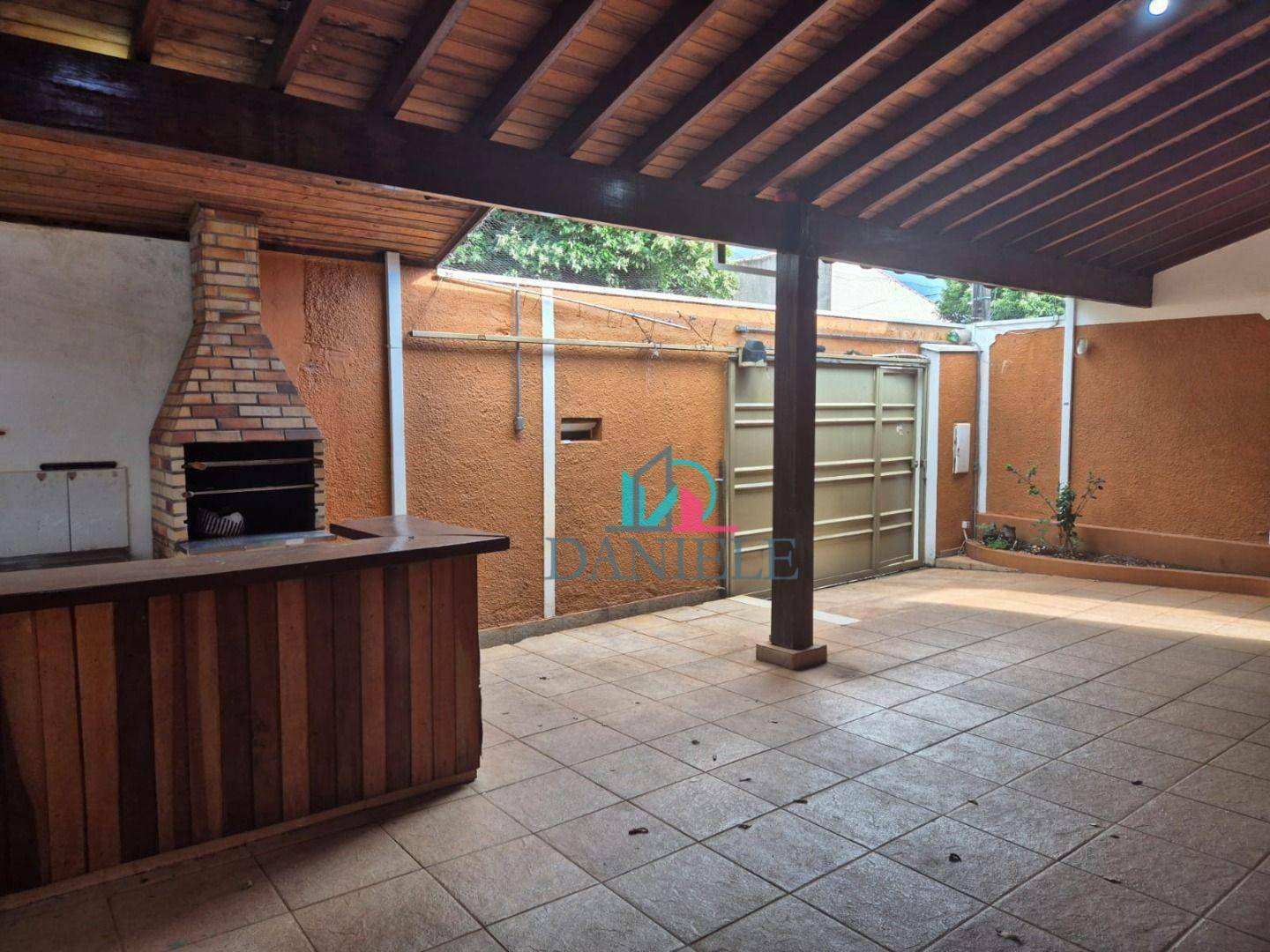 Casa à venda com 3 quartos, 182m² - Foto 2