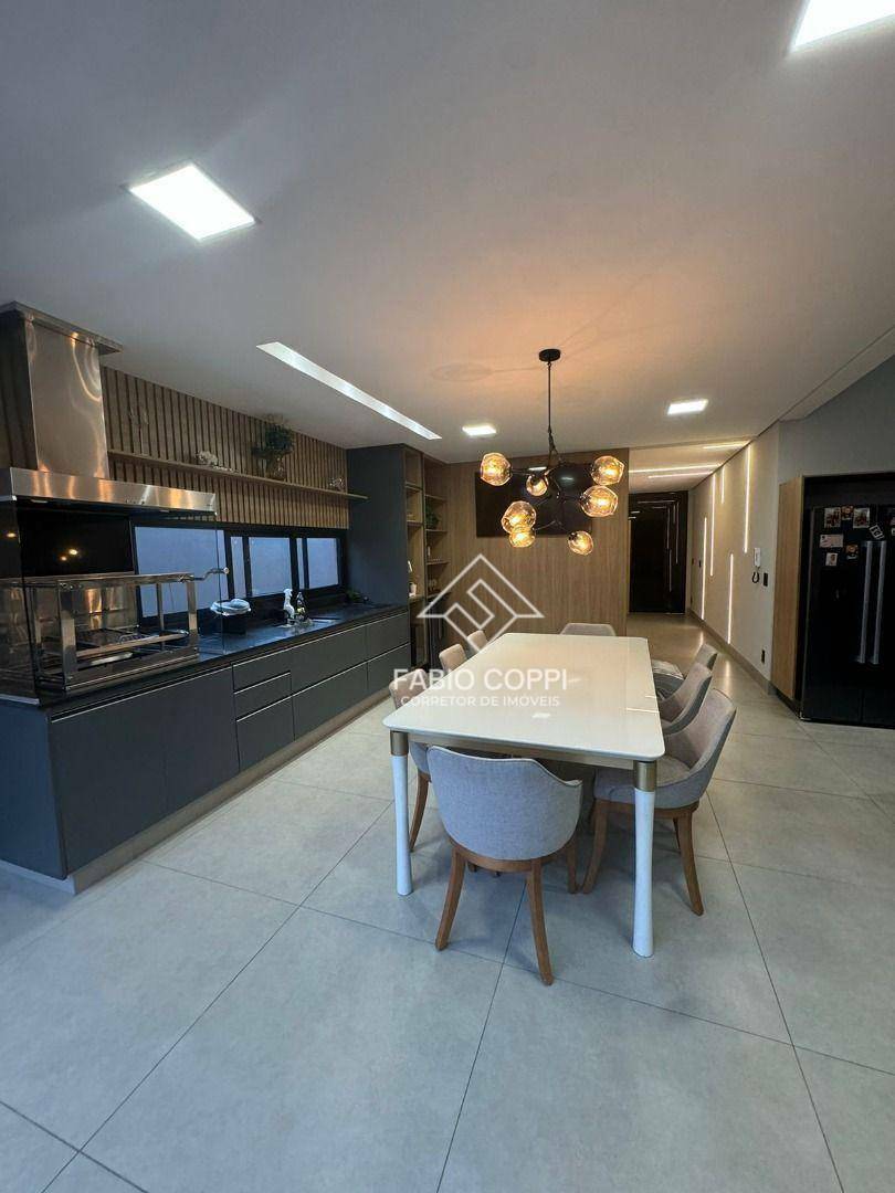 Casa de Condomínio à venda com 3 quartos, 224m² - Foto 1