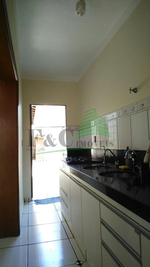 Casa à venda com 3 quartos, 180m² - Foto 15