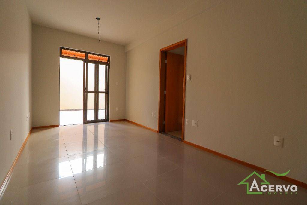 Apartamento à venda com 2 quartos, 79m² - Foto 5