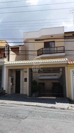 Sobrado à venda com 4 quartos, 300m² - Foto 1