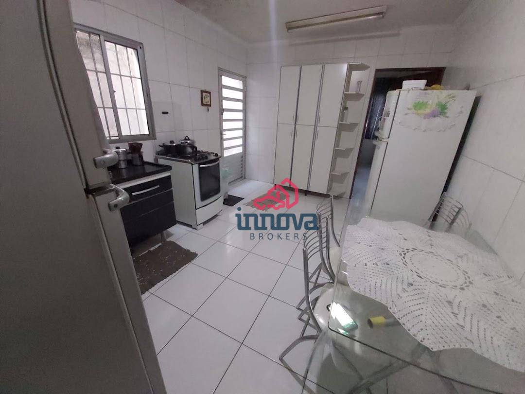 Casa à venda com 5 quartos, 240m² - Foto 5