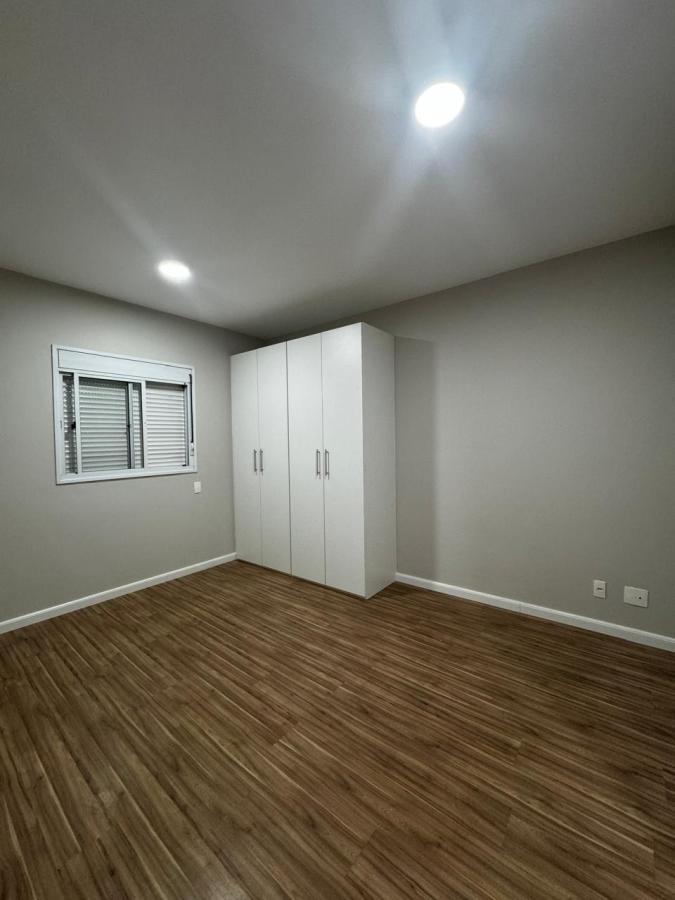 Apartamento para alugar com 3 quartos, 232m² - Foto 10