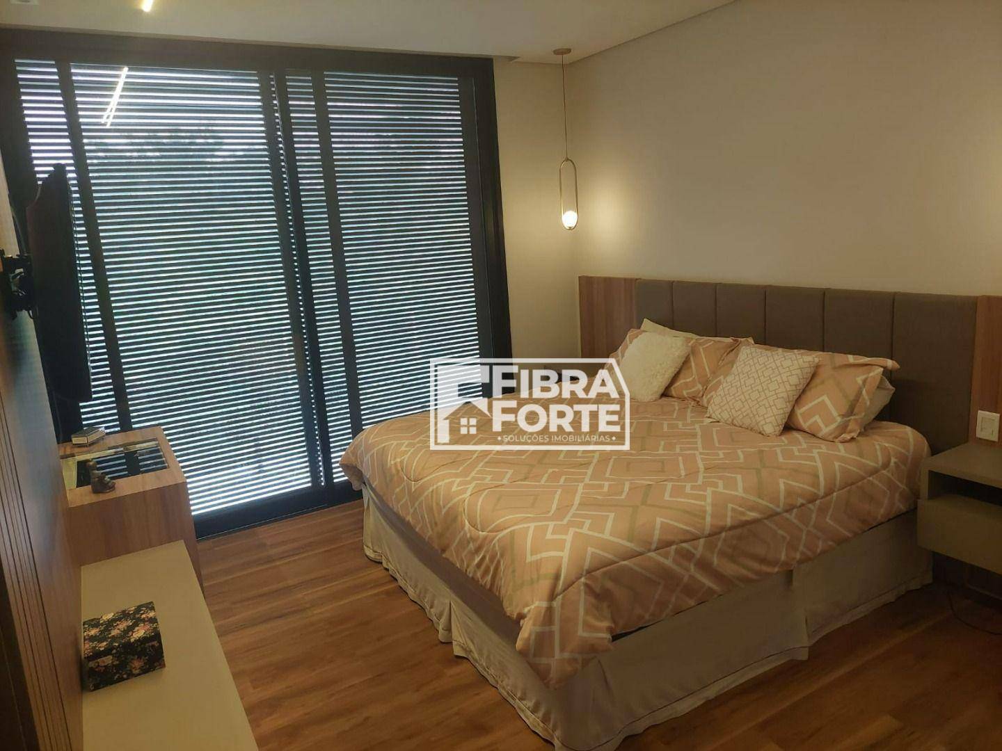 Casa de Condomínio para alugar com 5 quartos, 407m² - Foto 12