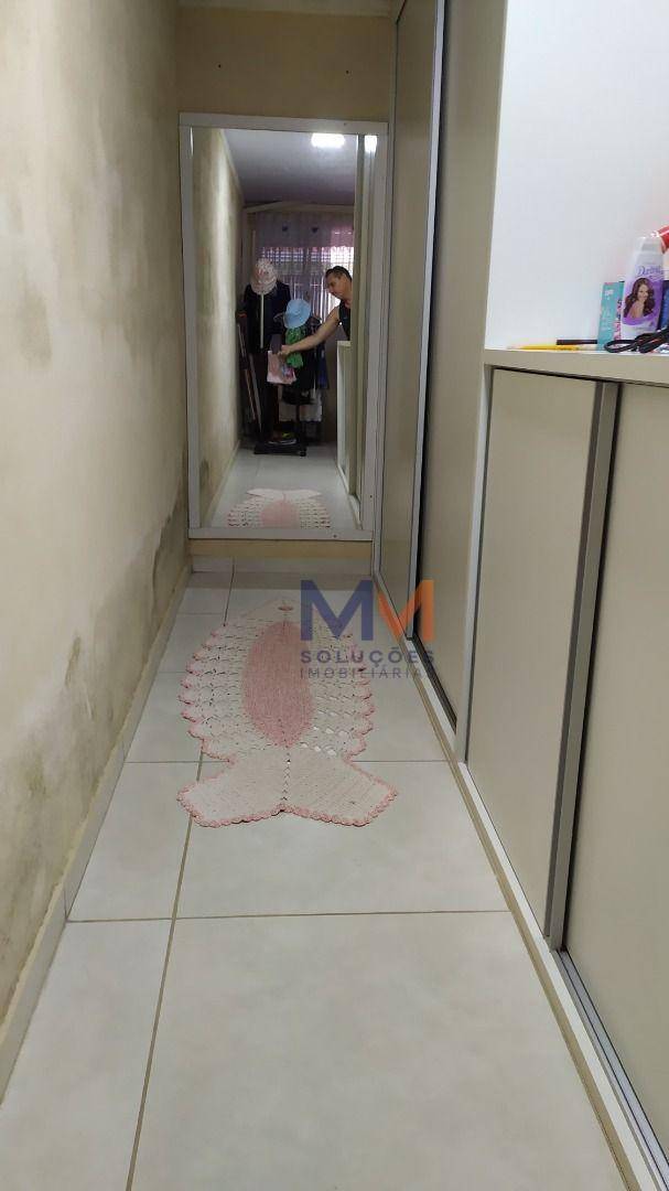 Casa à venda com 2 quartos, 70m² - Foto 12