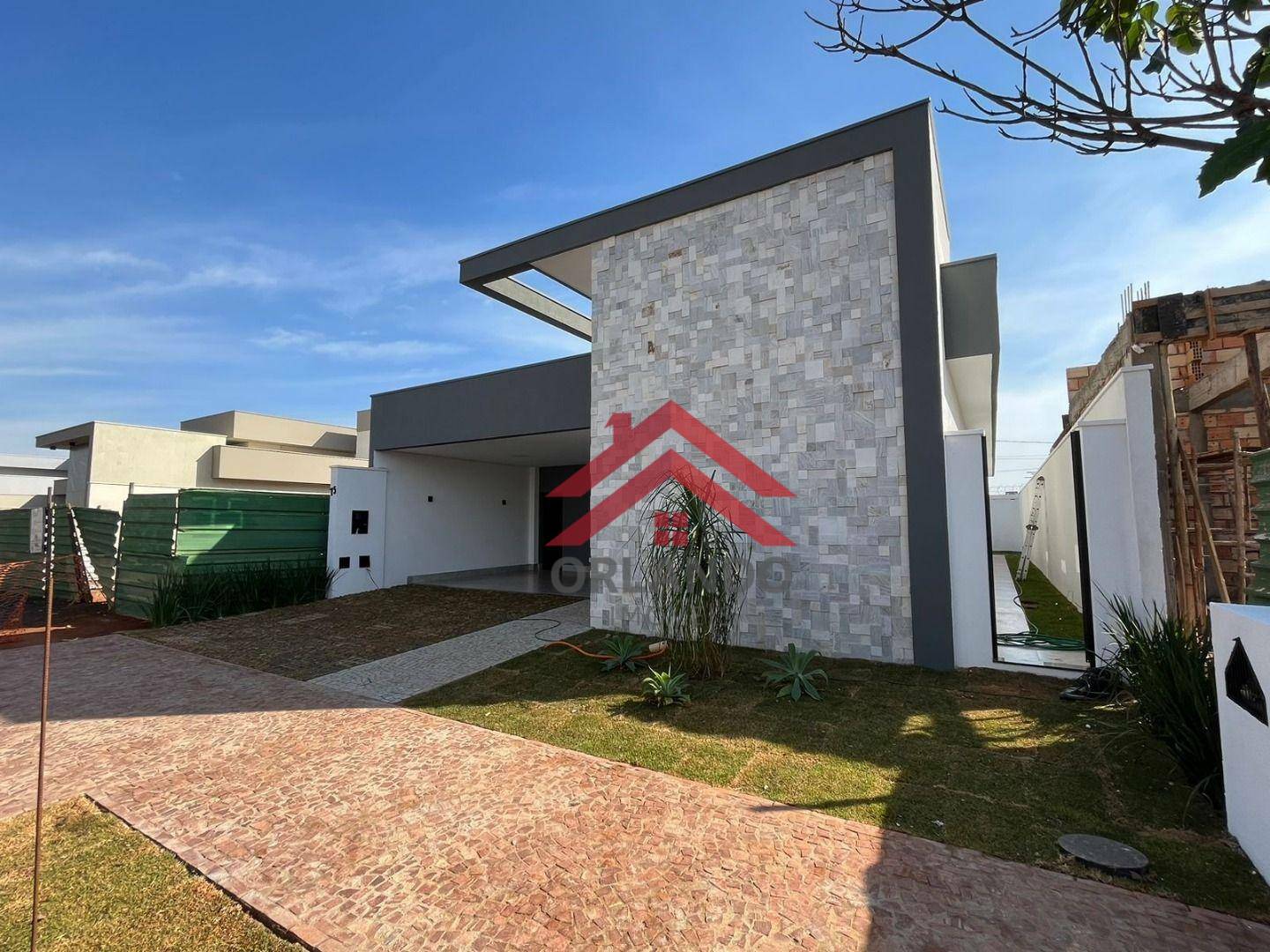 Casa de Condomínio à venda com 3 quartos, 182m² - Foto 2