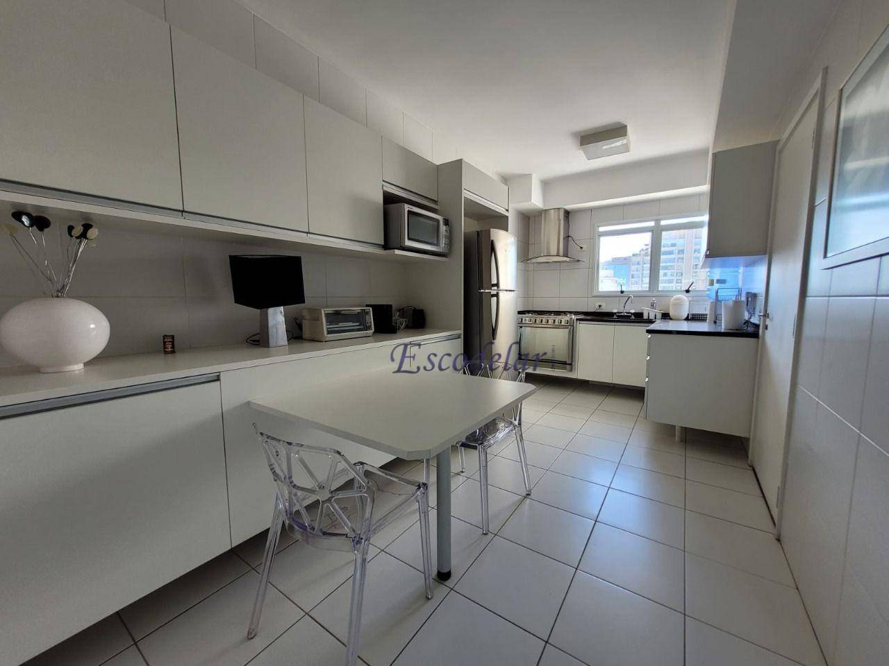 Apartamento para alugar com 4 quartos, 201m² - Foto 6