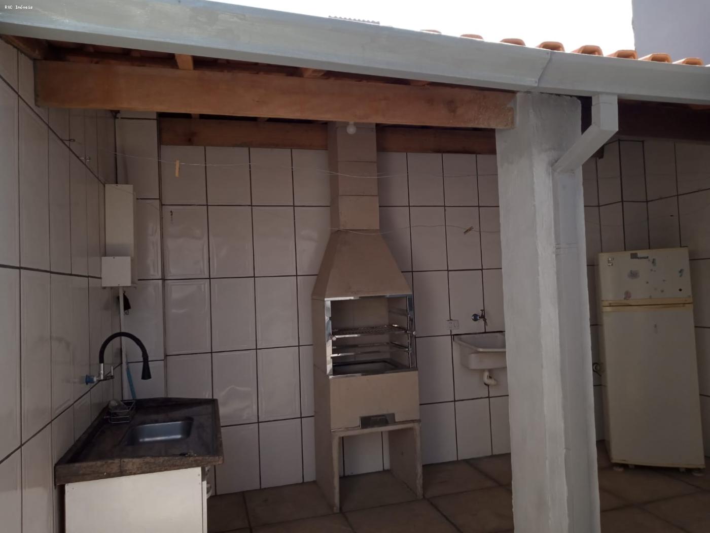 Casa para alugar com 2 quartos, 250m² - Foto 30