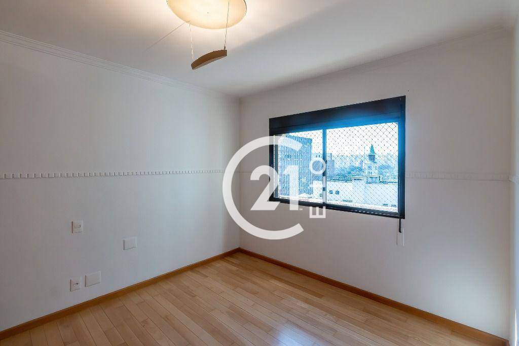 Apartamento para alugar com 3 quartos, 240m² - Foto 26