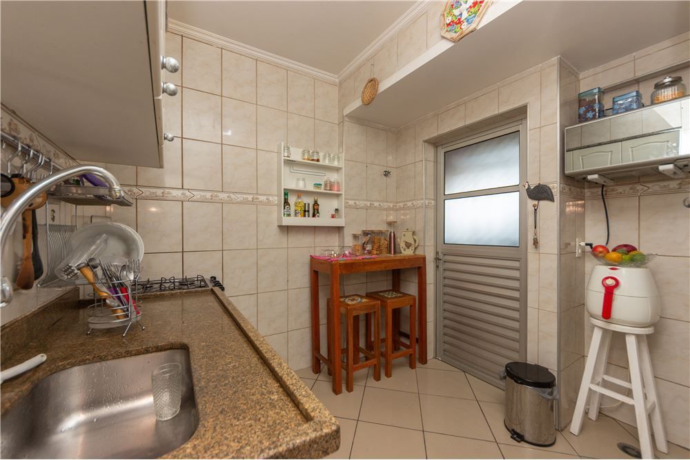 Apartamento à venda com 2 quartos, 55m² - Foto 18