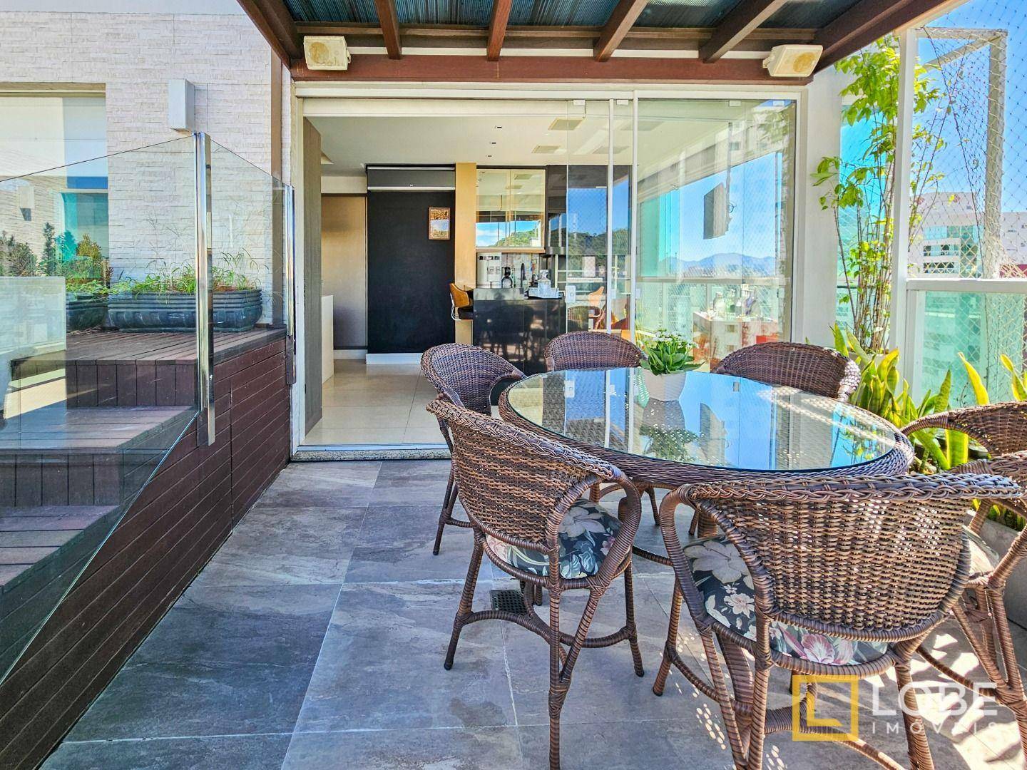 Cobertura, 3 quartos, 228 m² - Foto 1