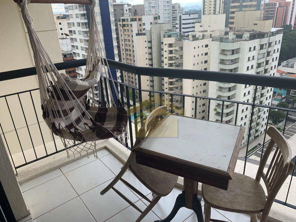 Apartamento à venda com 3 quartos, 130m² - Foto 3