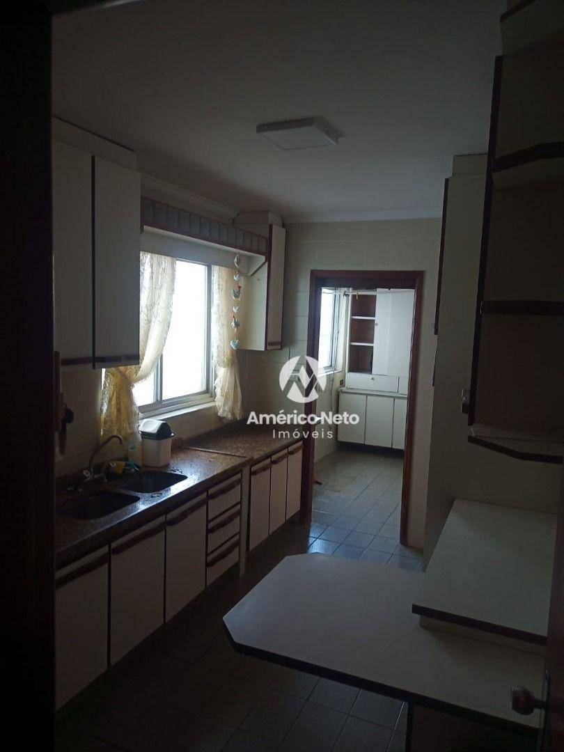 Apartamento para alugar com 3 quartos, 108m² - Foto 11