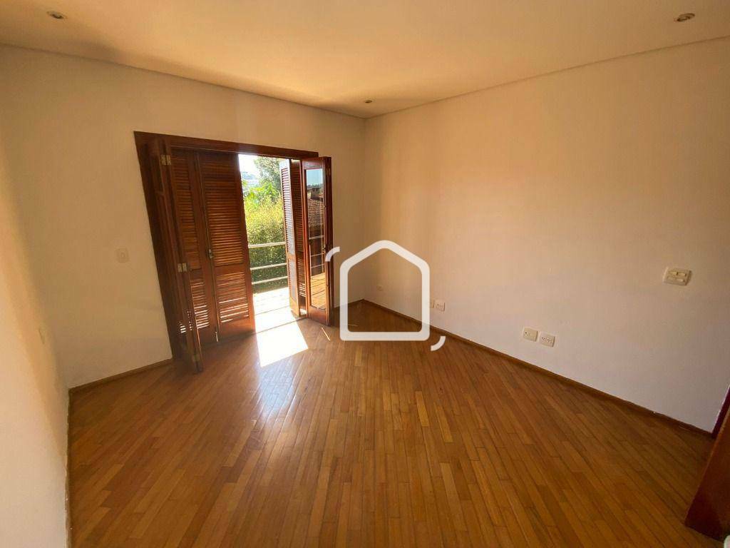 Casa para alugar com 4 quartos, 300m² - Foto 35