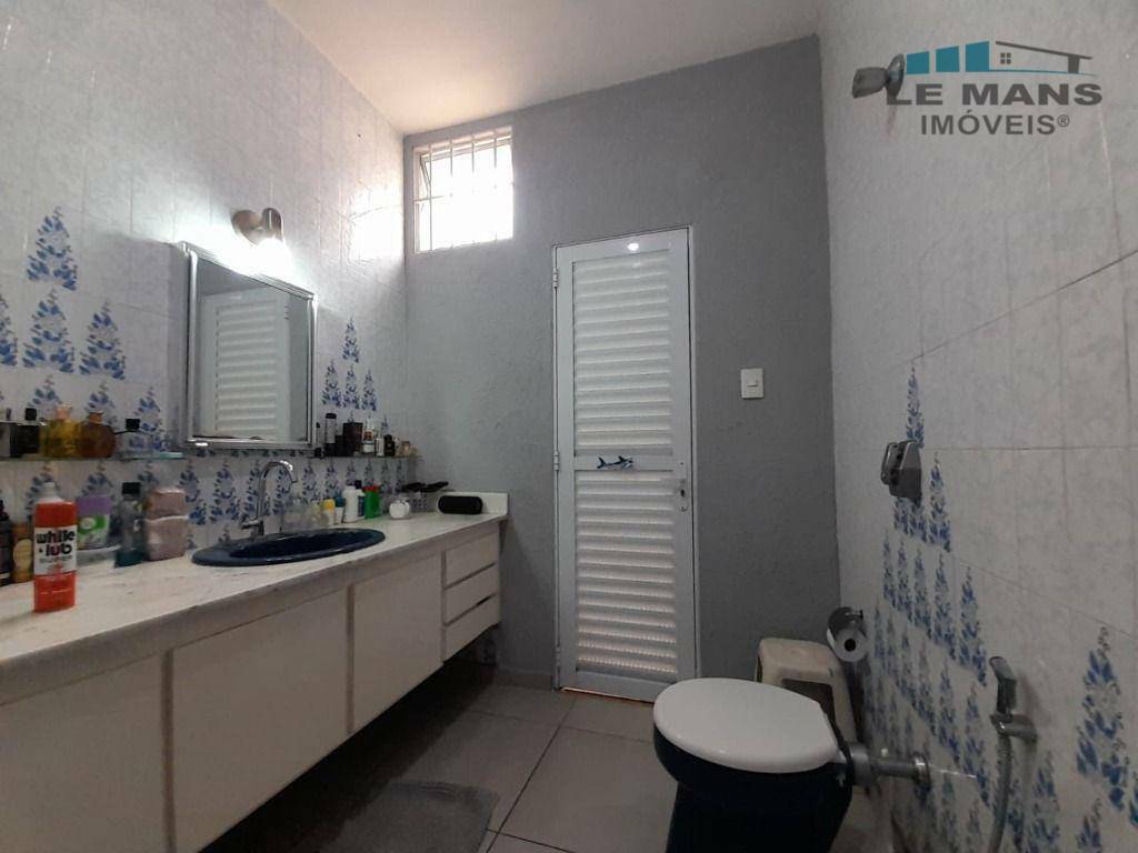 Casa à venda com 3 quartos, 220m² - Foto 31