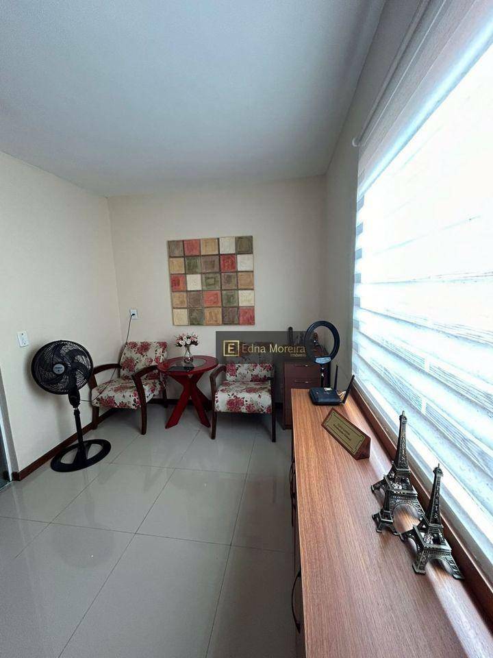 Casa à venda com 3 quartos, 210m² - Foto 12