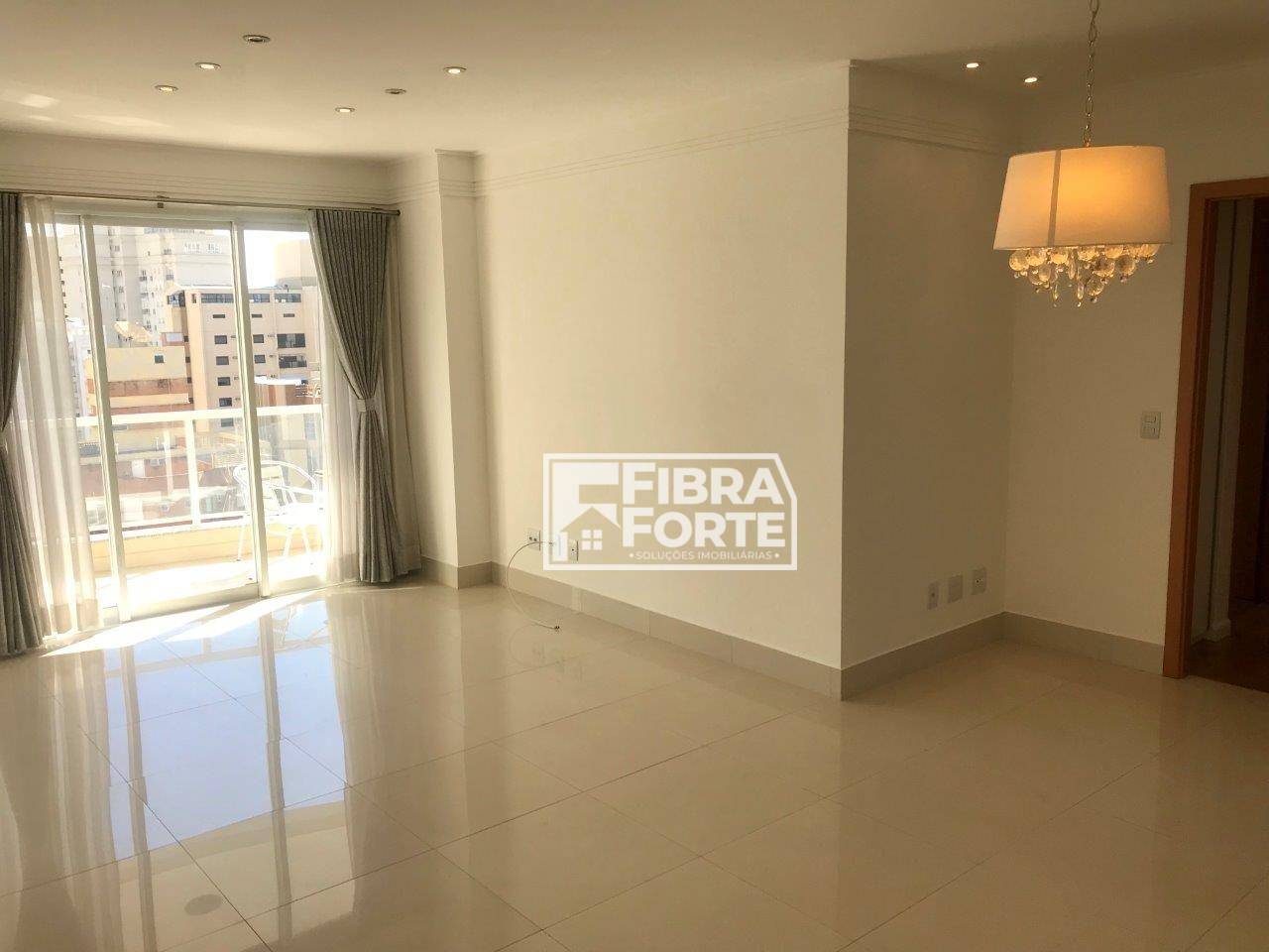 Apartamento para alugar com 3 quartos, 107m² - Foto 7