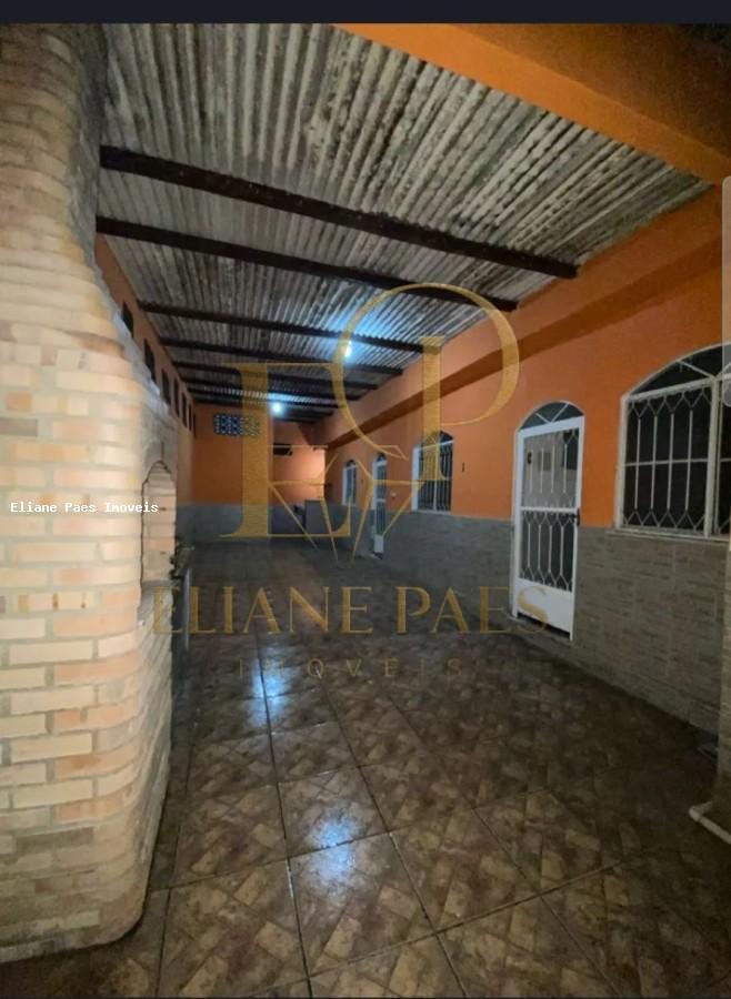 Casa à venda com 3 quartos, 200m² - Foto 1
