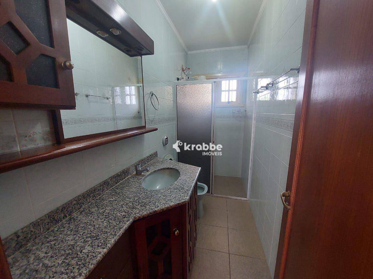 Casa para alugar com 3 quartos, 210m² - Foto 13