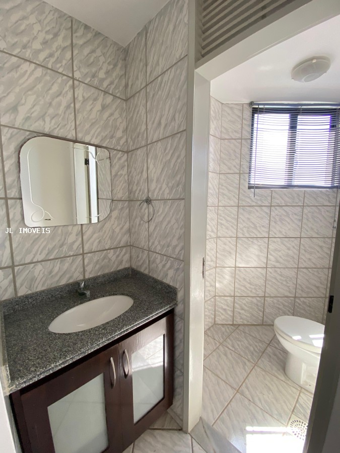 Apartamento para alugar com 3 quartos, 200m² - Foto 4