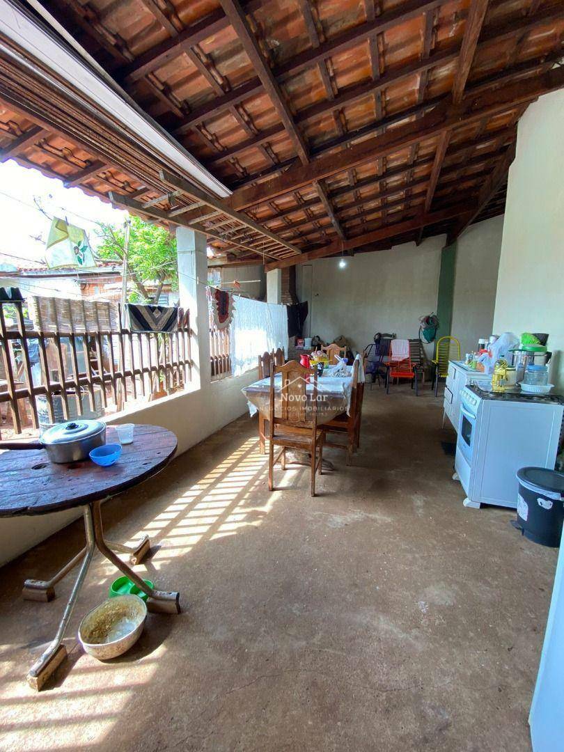 Casa à venda com 5 quartos, 244m² - Foto 10