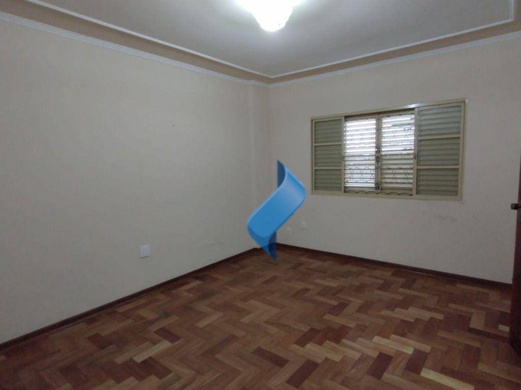 Casa à venda com 3 quartos, 250m² - Foto 12