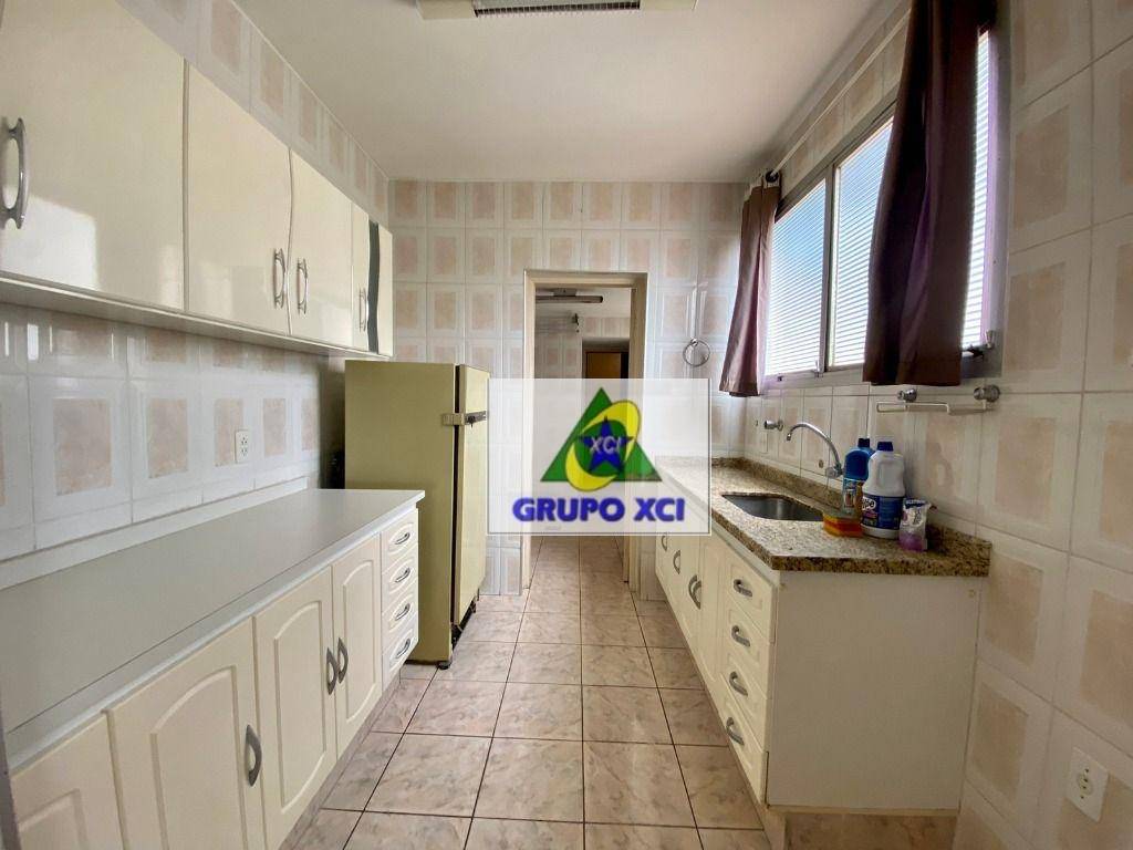 Apartamento à venda com 4 quartos, 140m² - Foto 15