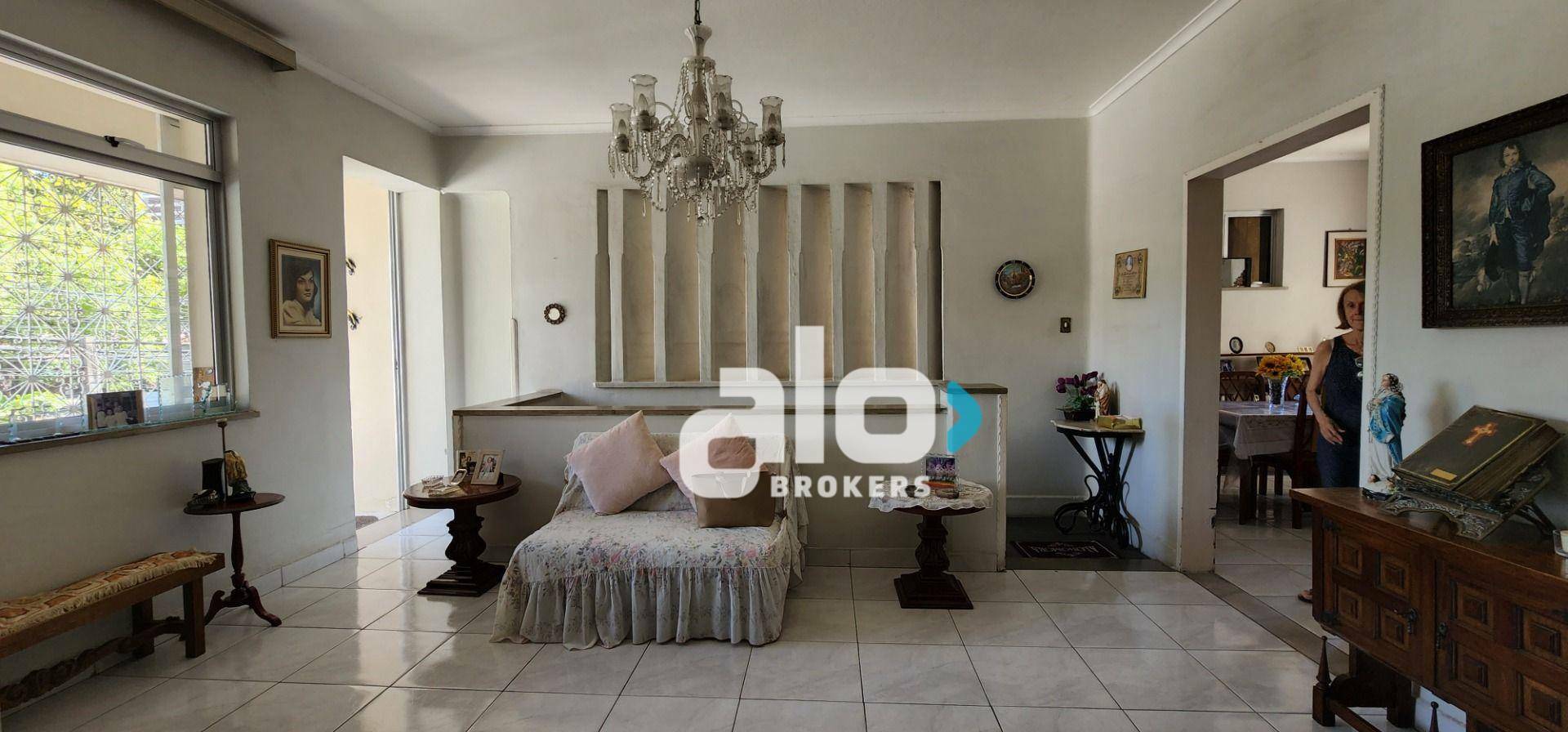 Casa à venda com 6 quartos, 276m² - Foto 6